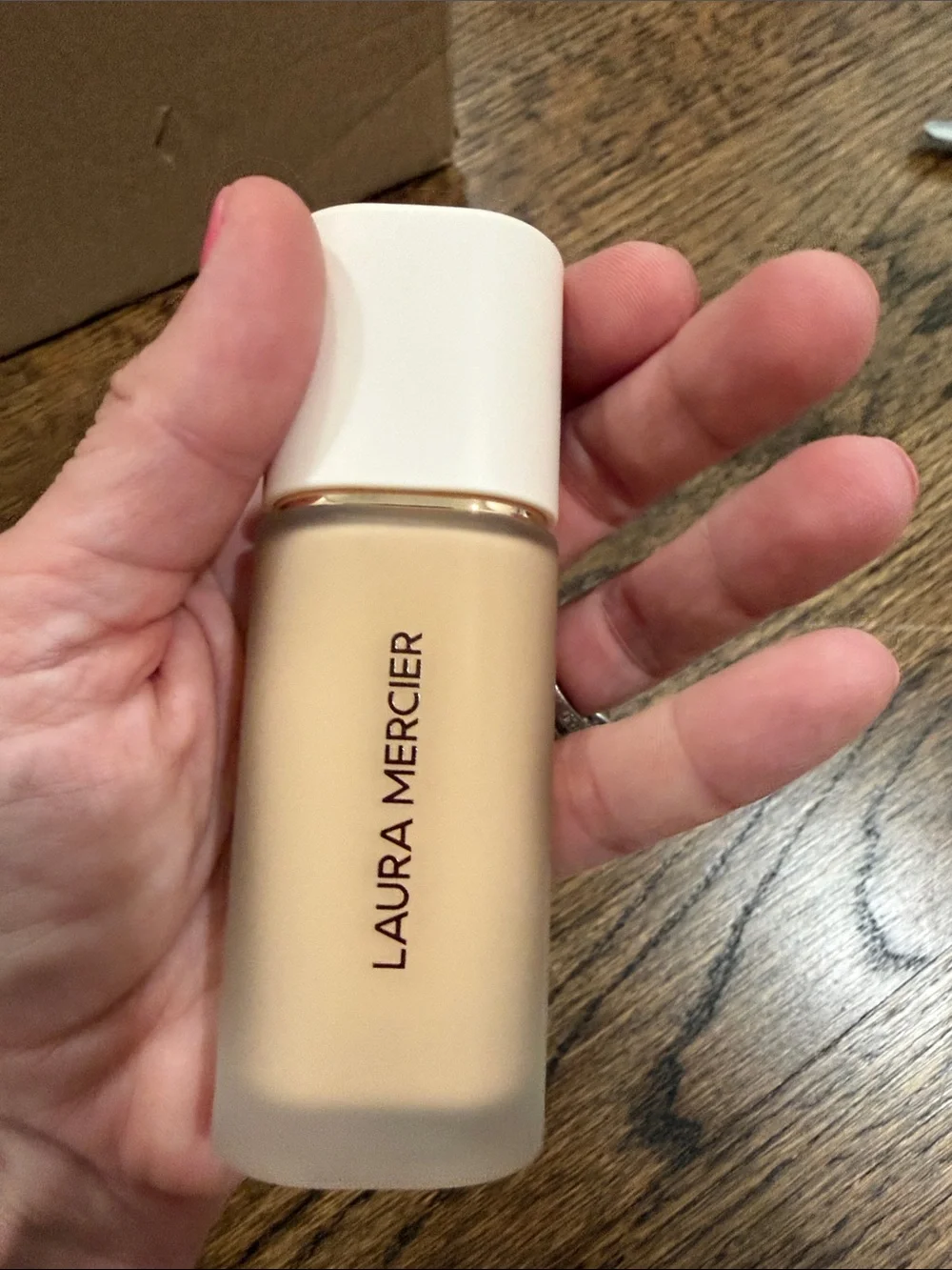 laura mercier Real Flawless Foundation - Light Beige Bottle